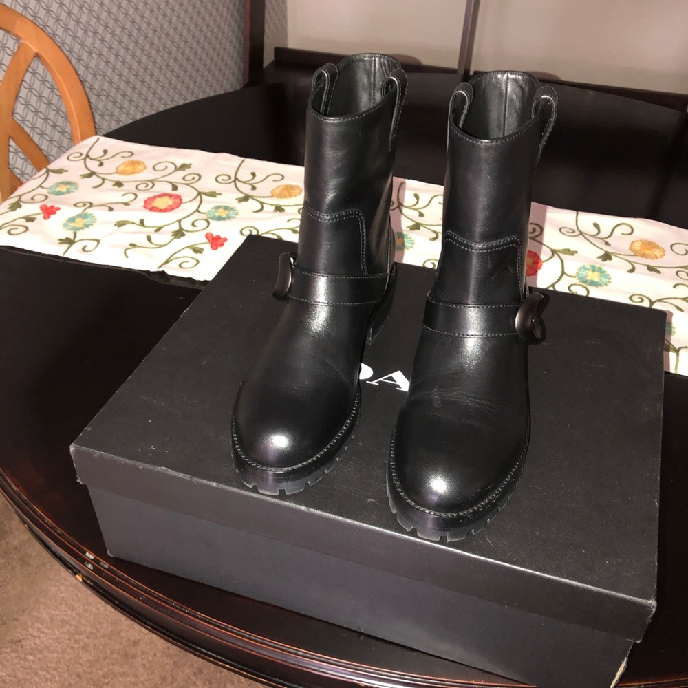 Coach Signature Leighton Bootie
